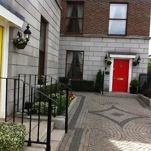 https://the-leeson-lodge.dublin-hotelsweb.com