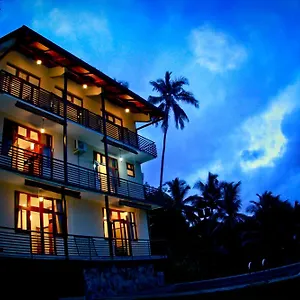 cirute-talwatte-kandy.negombohotels.net/